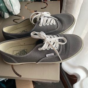 Vans sneaker low profile size 7